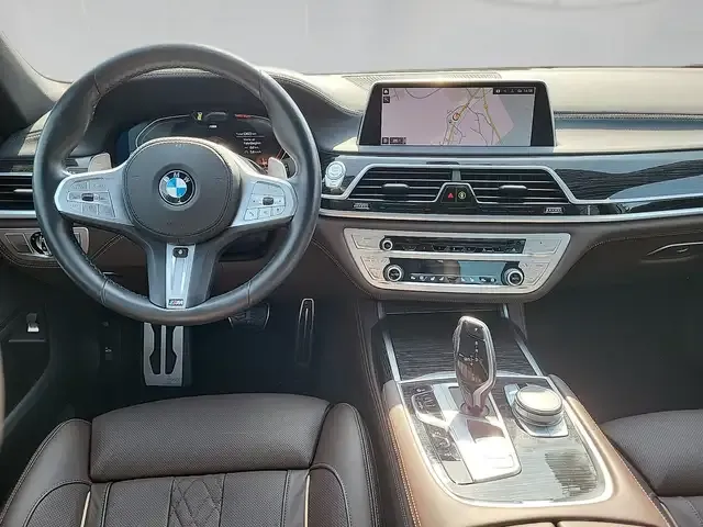 BMW 750
