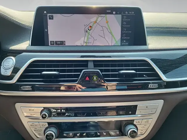 BMW 750