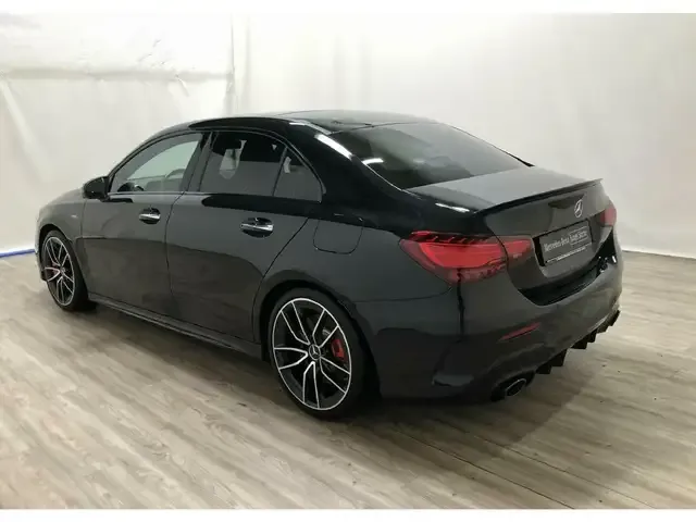 Mercedes-Benz A 35 AMG