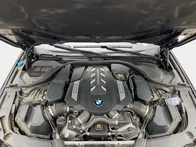 BMW M550