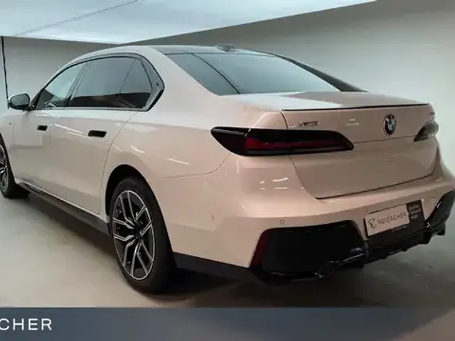 BMW 740