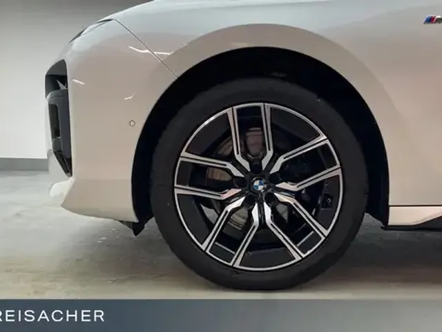 BMW 740
