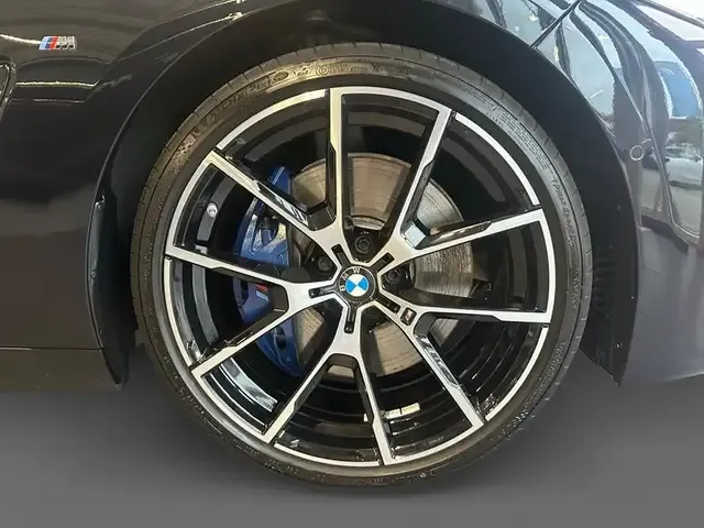 BMW 840