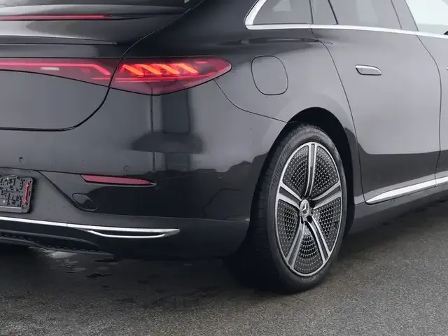 Mercedes-Benz EQE 350