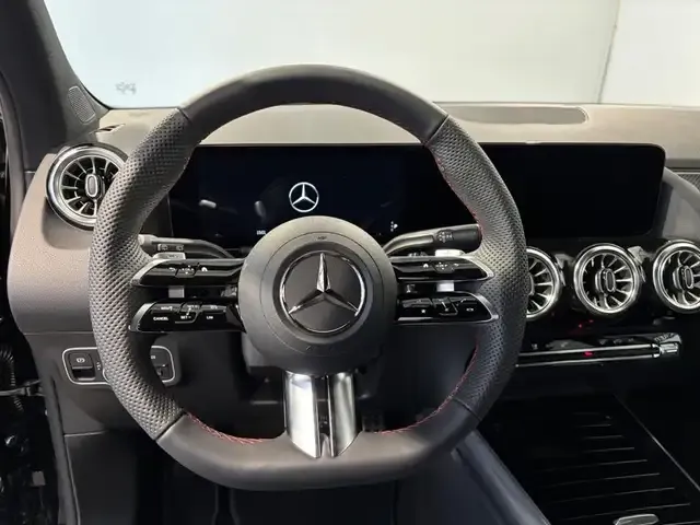 Mercedes-Benz GLA 220