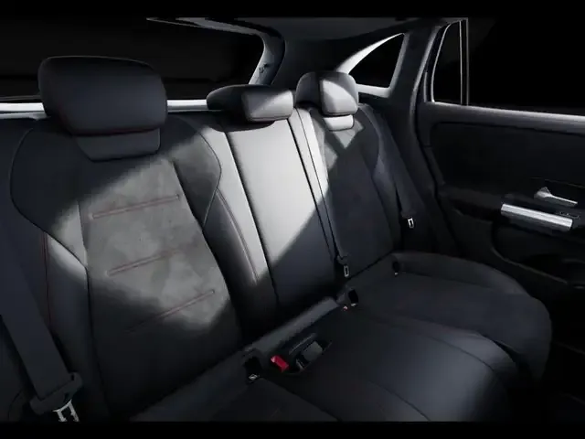 Mercedes-Benz GLA 220