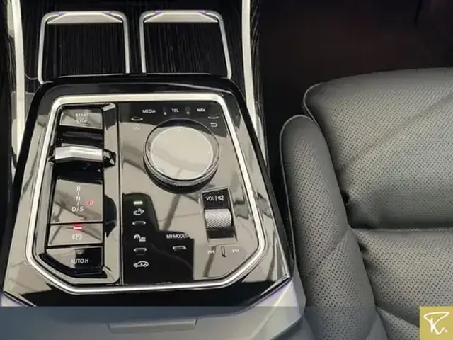 BMW 740