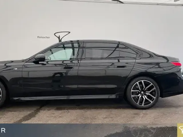 BMW 740