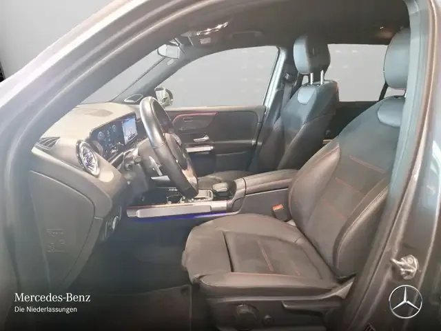 Mercedes-Benz GLB 220