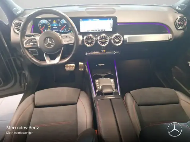 Mercedes-Benz GLB 220