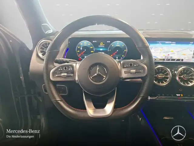 Mercedes-Benz GLB 220