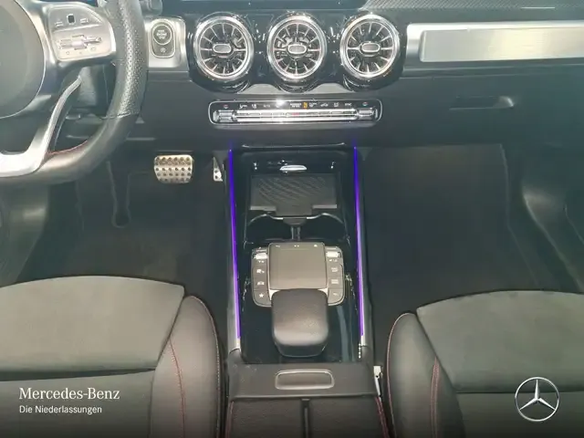 Mercedes-Benz GLB 220