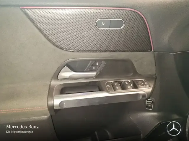 Mercedes-Benz GLB 220