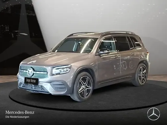 Mercedes-Benz GLB 220