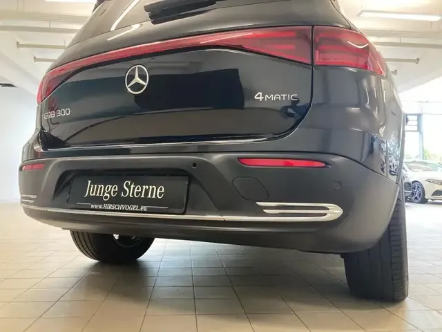 Mercedes-Benz EQB 300
