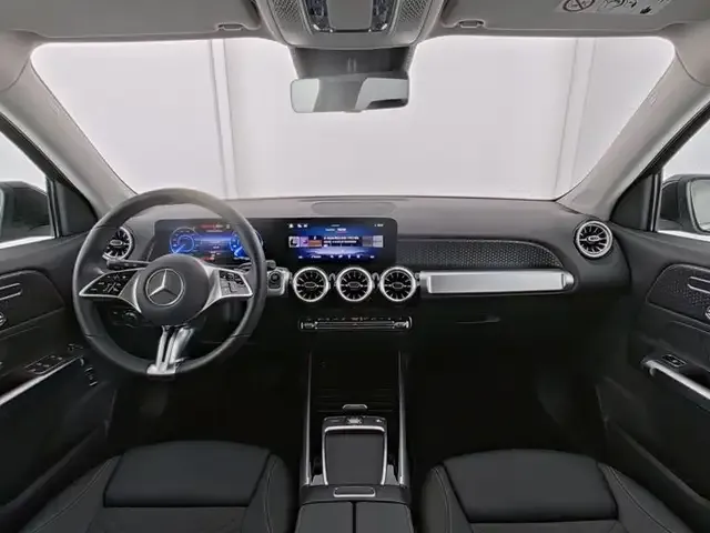 Mercedes-Benz EQB 300