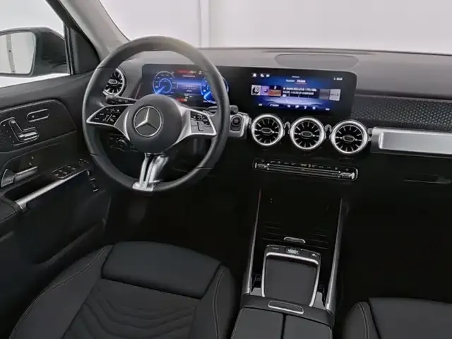 Mercedes-Benz EQB 300
