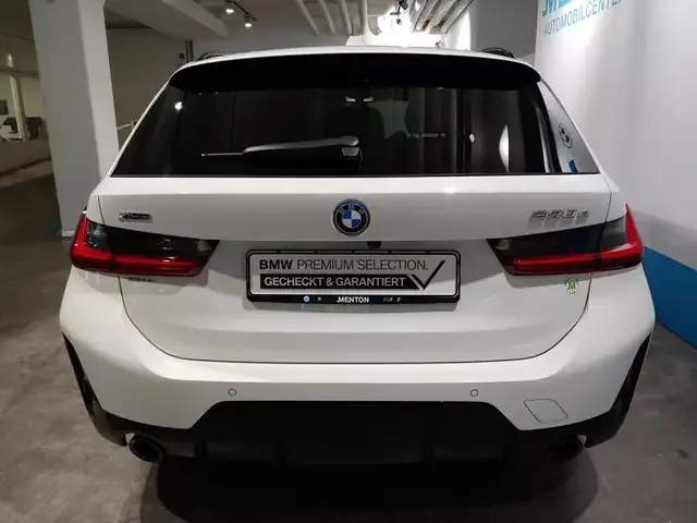 BMW 330