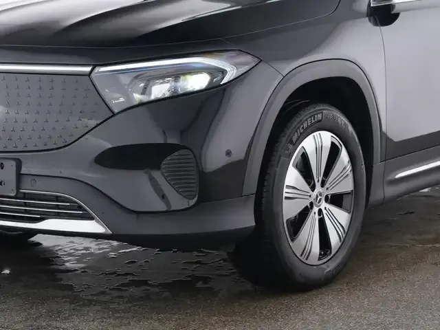 Mercedes-Benz EQB 300