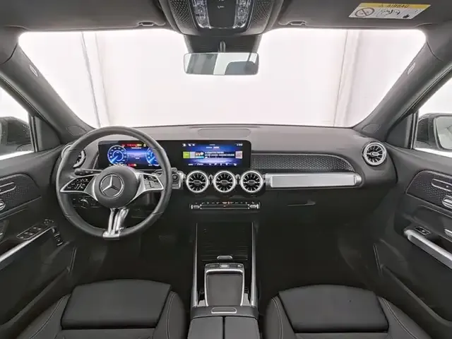 Mercedes-Benz EQB 300