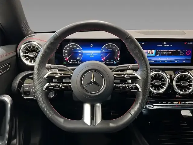 Mercedes-Benz CLA 180