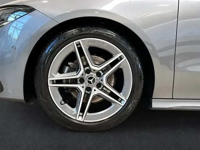 Mercedes-Benz CLA 180