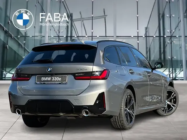 BMW 330
