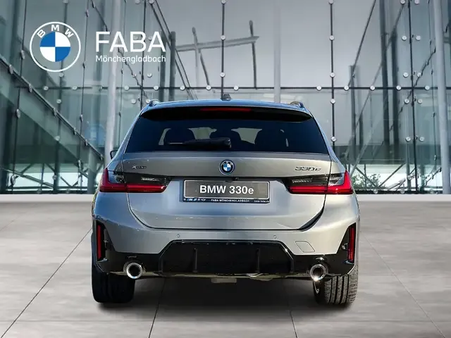 BMW 330