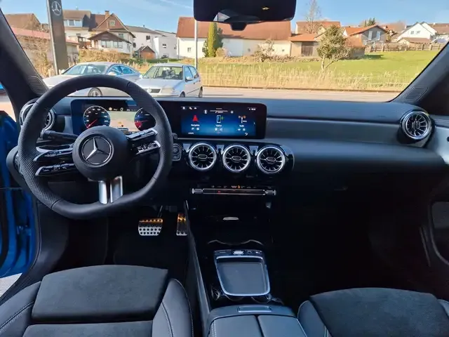Mercedes-Benz CLA 200