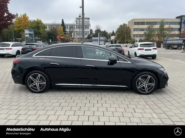 Mercedes-Benz EQE 300