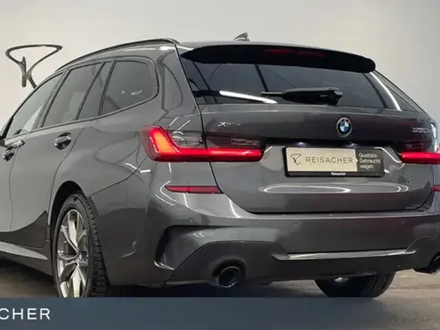 BMW 330