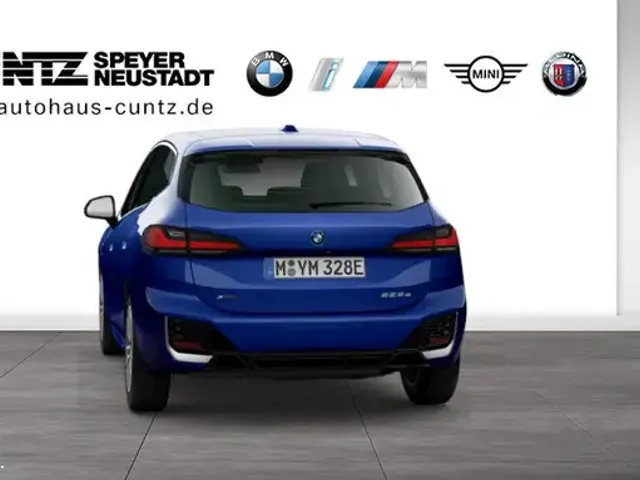 BMW 225