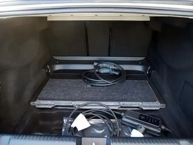 Mercedes-Benz EQE 350