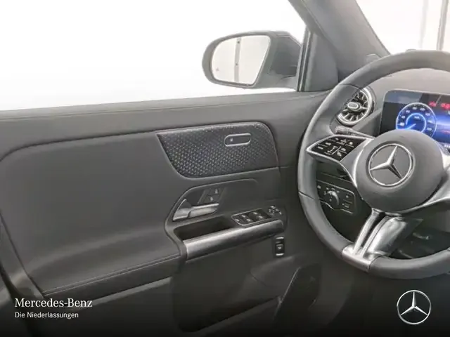 Mercedes-Benz EQA 300