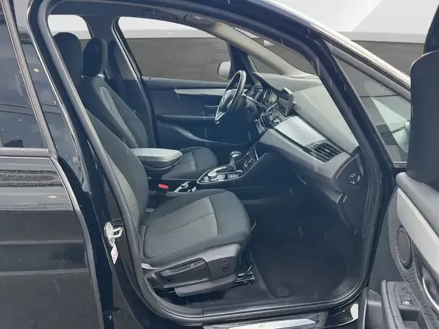BMW 225