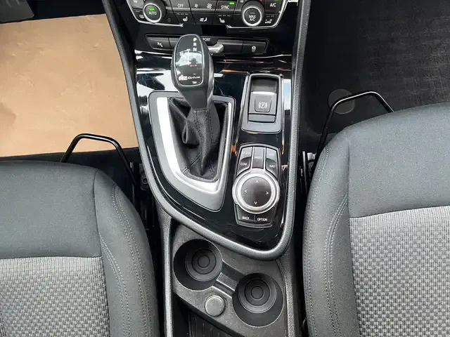 BMW 225