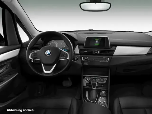 BMW 225