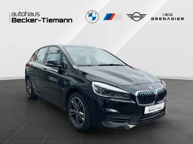 BMW 225