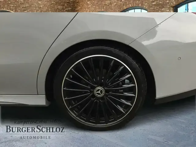 Mercedes-Benz CLA 180