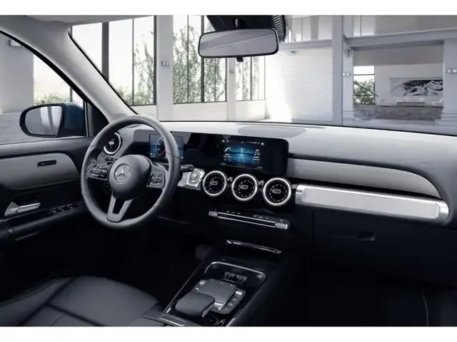 Mercedes-Benz GLB 220