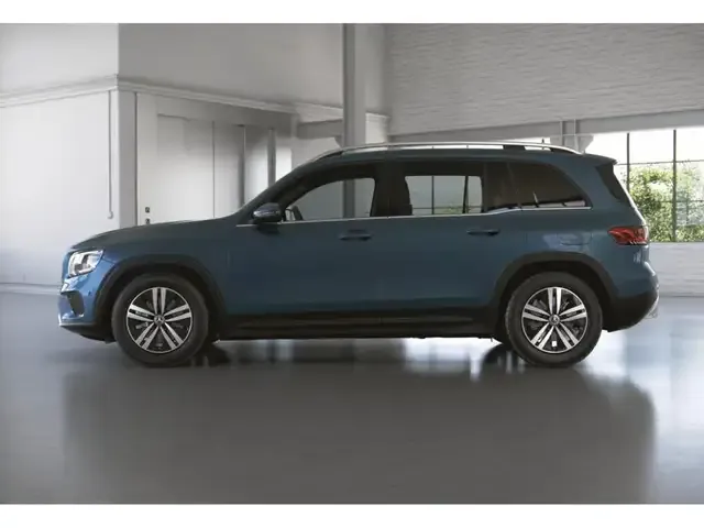 Mercedes-Benz GLB 220