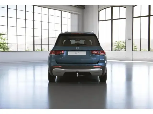 Mercedes-Benz GLB 220