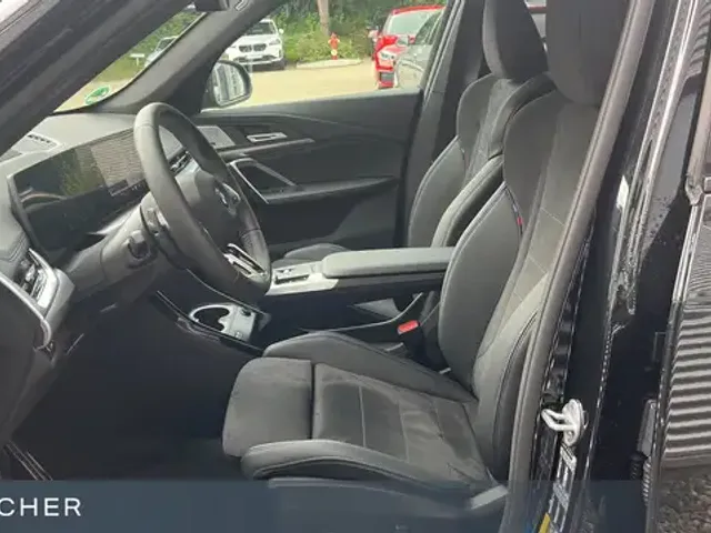 BMW iX1
