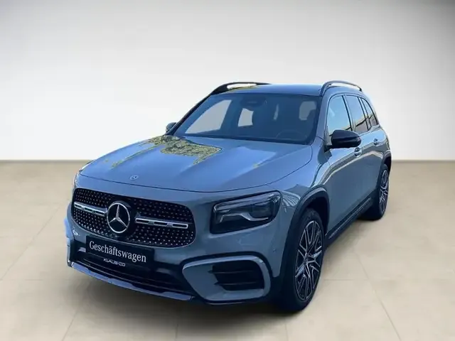 Mercedes-Benz GLB 220