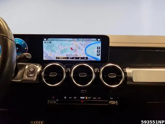 Mercedes-Benz GLB 180