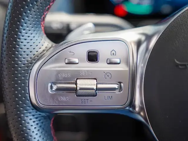 Mercedes-Benz EQA 300