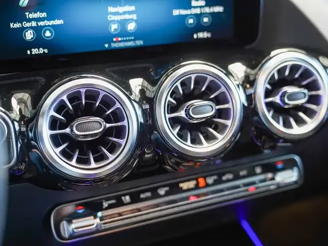 Mercedes-Benz EQA 300