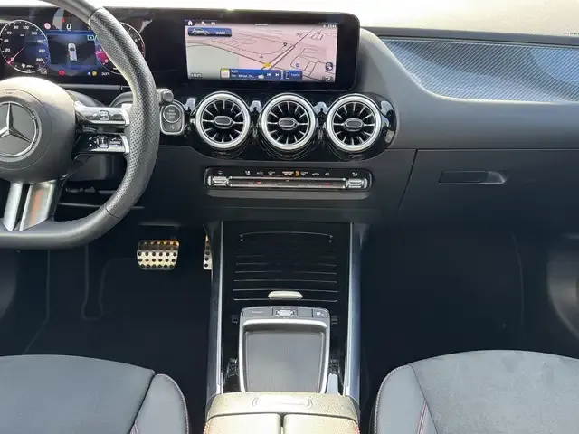 Mercedes-Benz GLA 180