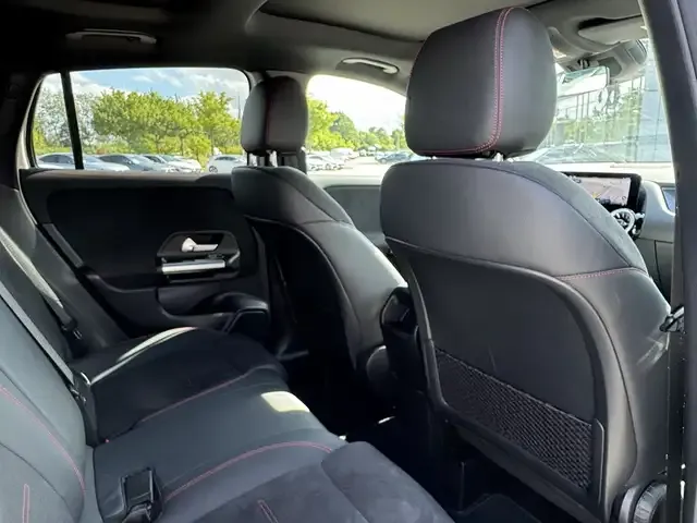 Mercedes-Benz GLA 180