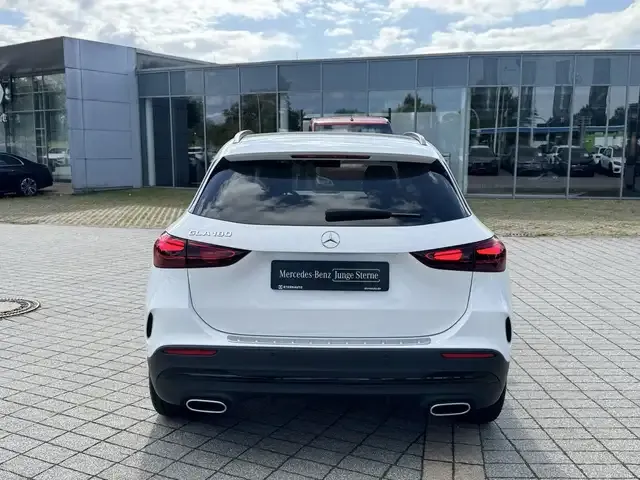 Mercedes-Benz GLA 180